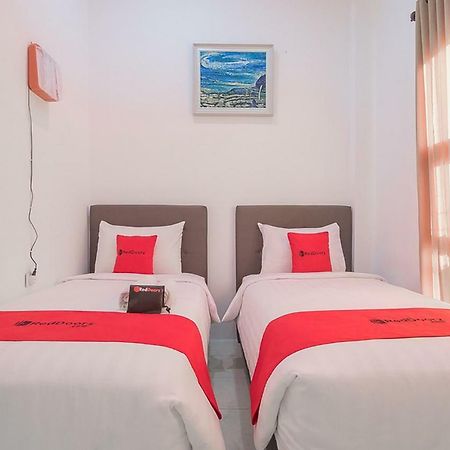Reddoorz Near Jatinangor Town Square Hotel Exterior photo