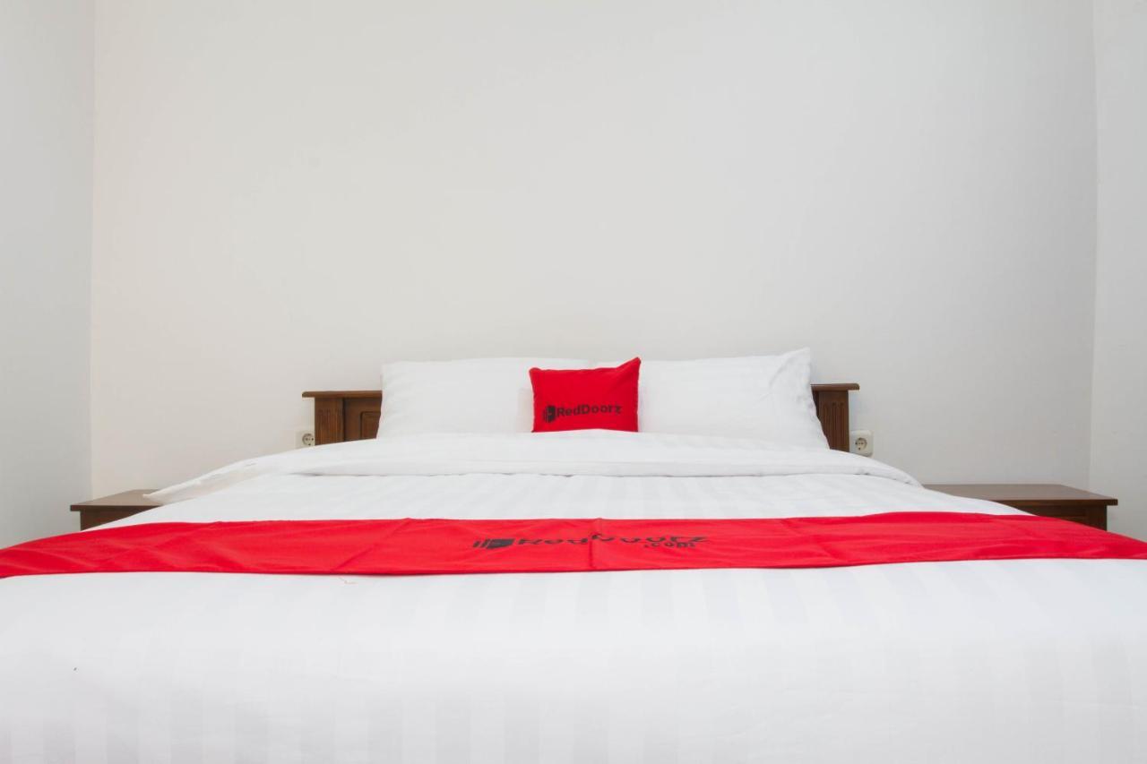 Reddoorz Near Jatinangor Town Square Hotel Exterior photo
