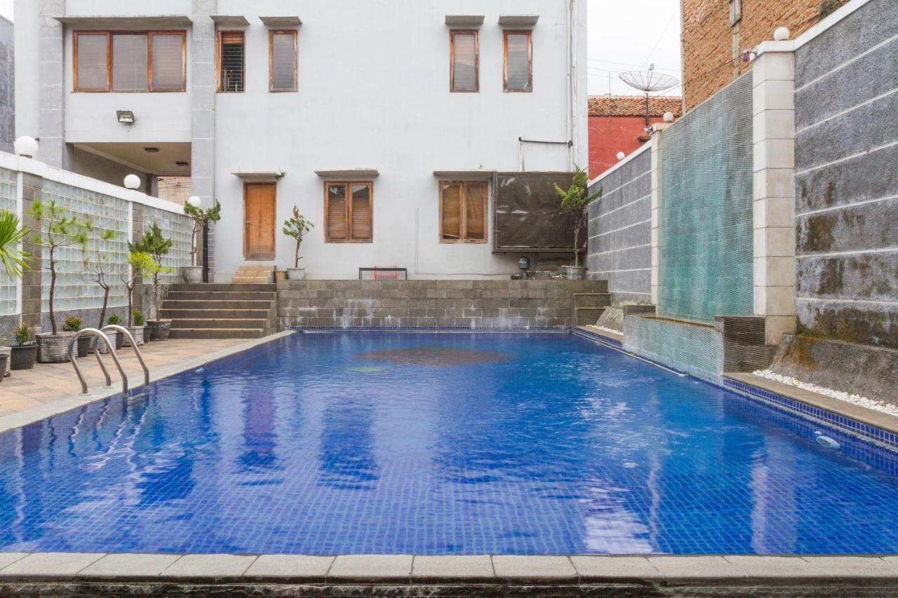 Reddoorz Near Jatinangor Town Square Hotel Exterior photo