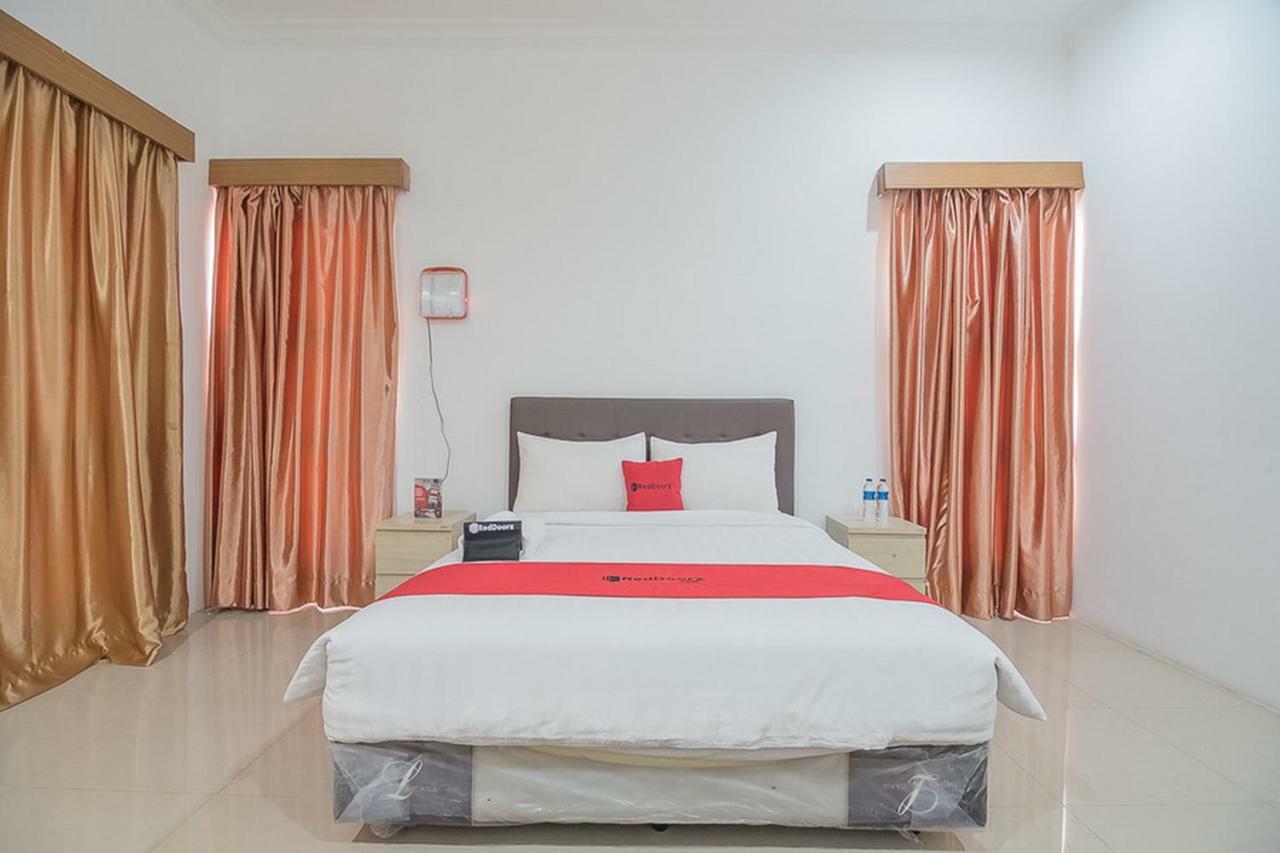 Reddoorz Near Jatinangor Town Square Hotel Exterior photo