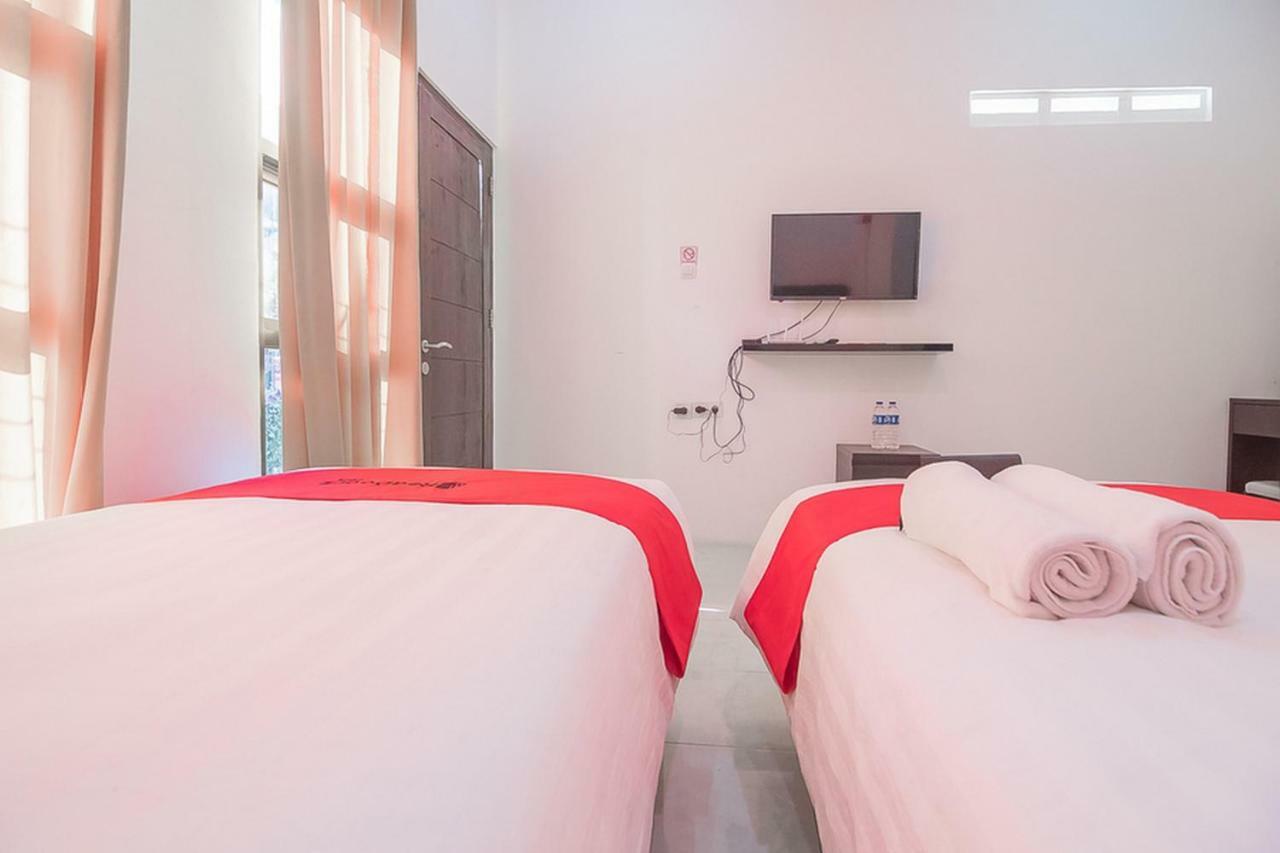 Reddoorz Near Jatinangor Town Square Hotel Exterior photo