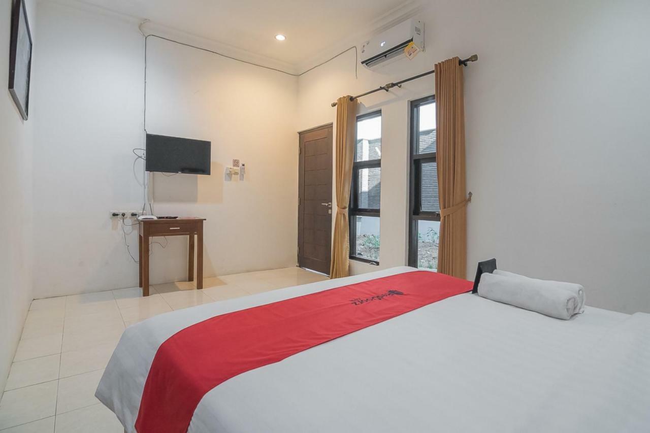 Reddoorz Near Jatinangor Town Square Hotel Exterior photo